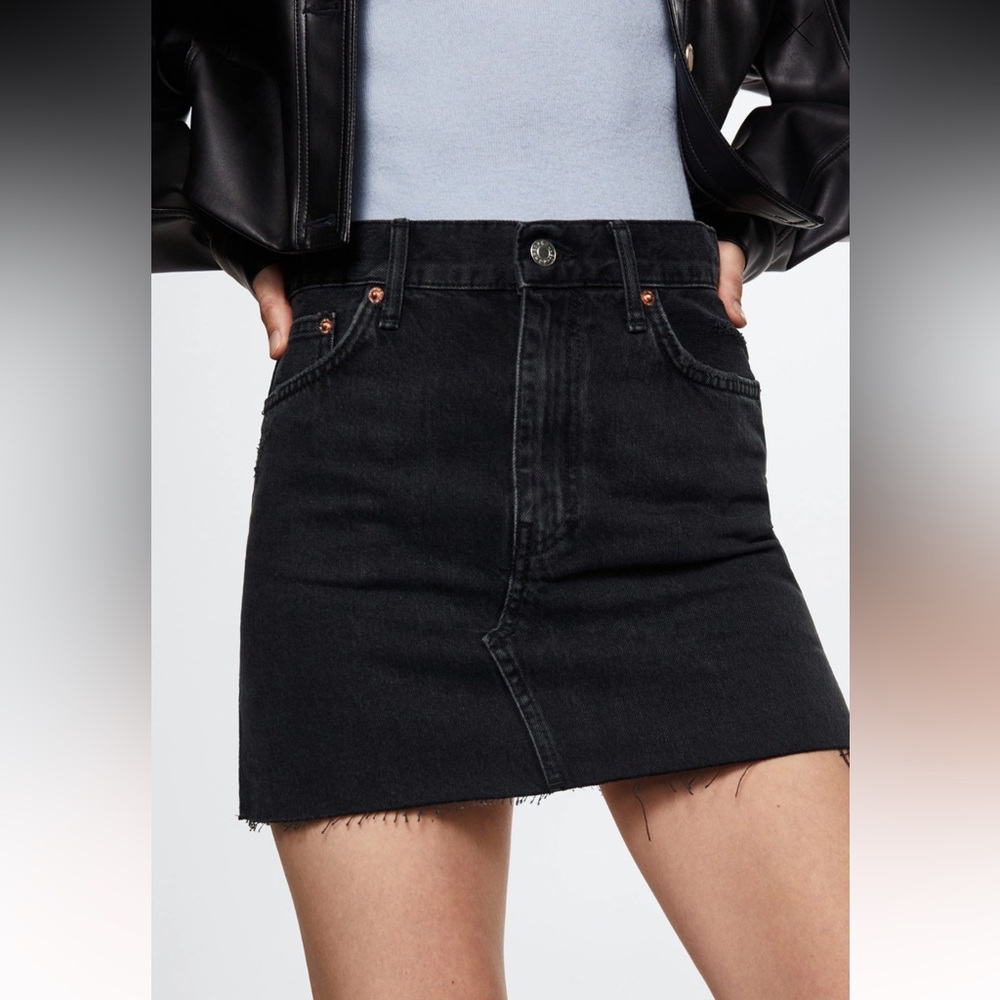 NWT Mango Black Denim Mini Skirt with Frayed Hem size small